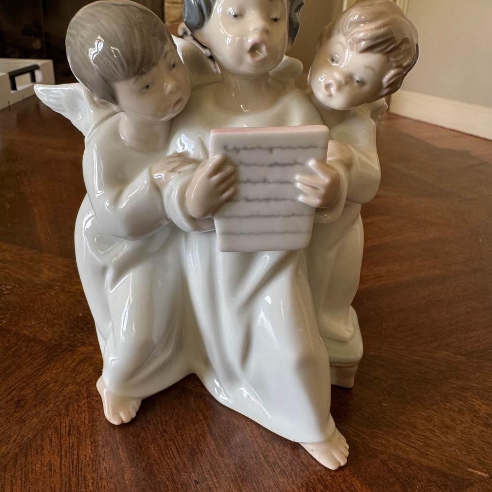 Lladro 4542 retired Porcelain Angel Choir Figurine